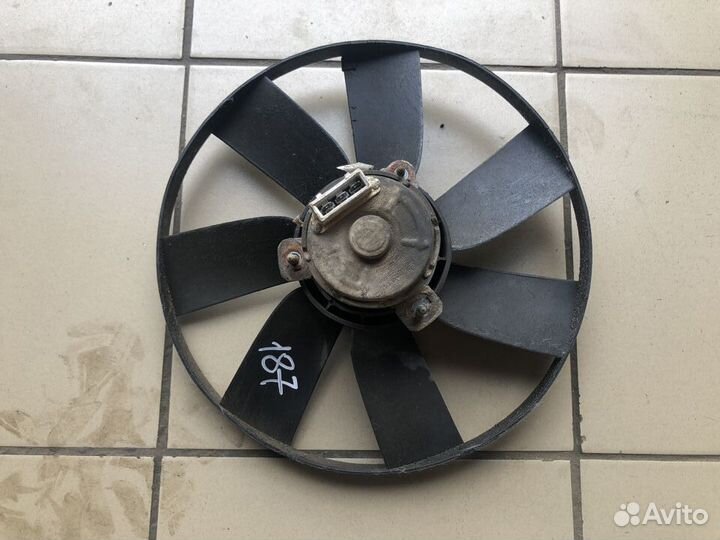 Вентилятор охлаждения радиатора Volkswagen Vento