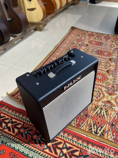 Цифровой комбоусилитель Nux Mighty-40BT