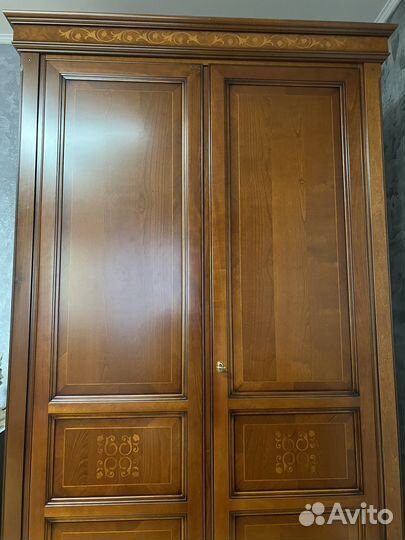 Комплект мебели из массива