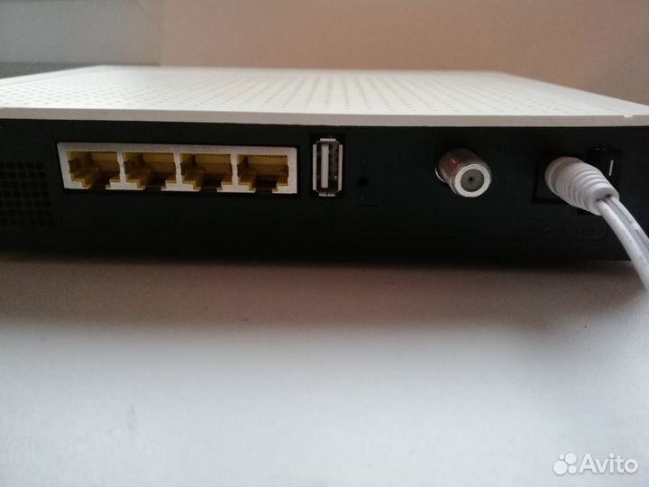 Thomson TCW770 (акадо Роутер)