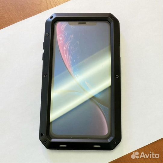 Бронированный чехол для iPhone 11