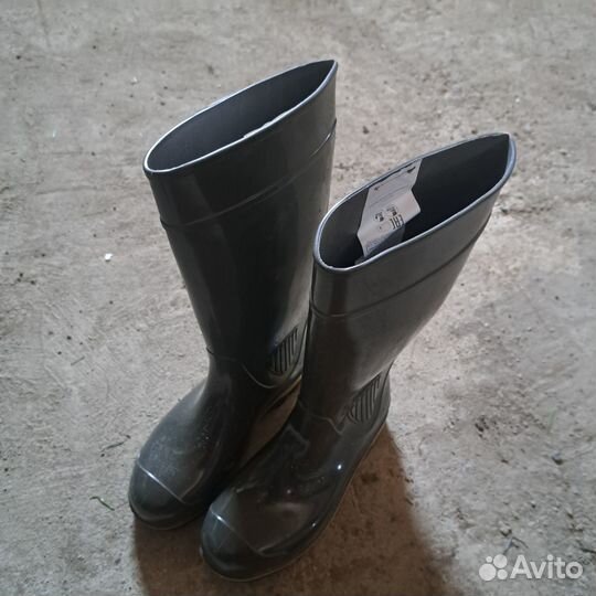 Резиновые сапоги