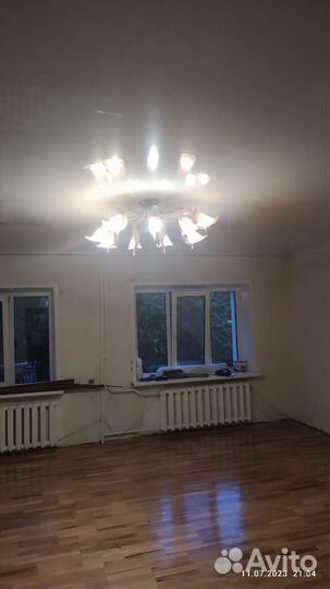 Люстра + 2 настенных светильника (бра)