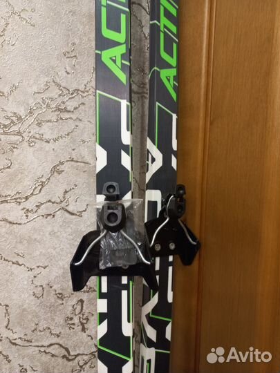 Лыжи дерево пластик р. 175 с креплением 75