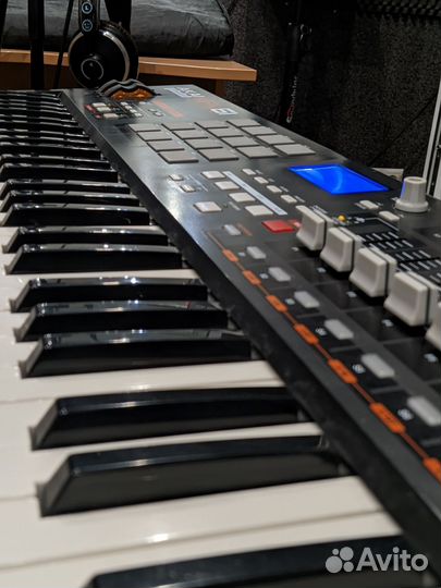 Midi клавиатура Akai MPK61