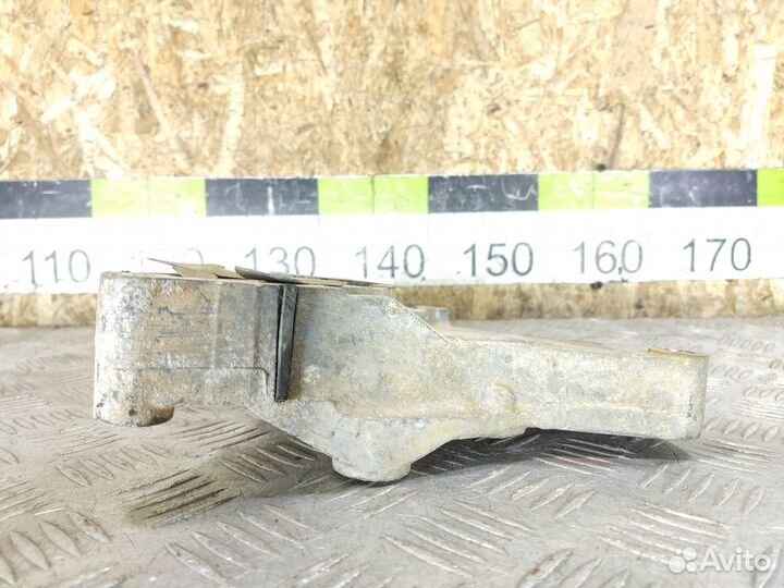 Крышка двигателя передняя Mitsubishi L200 KB