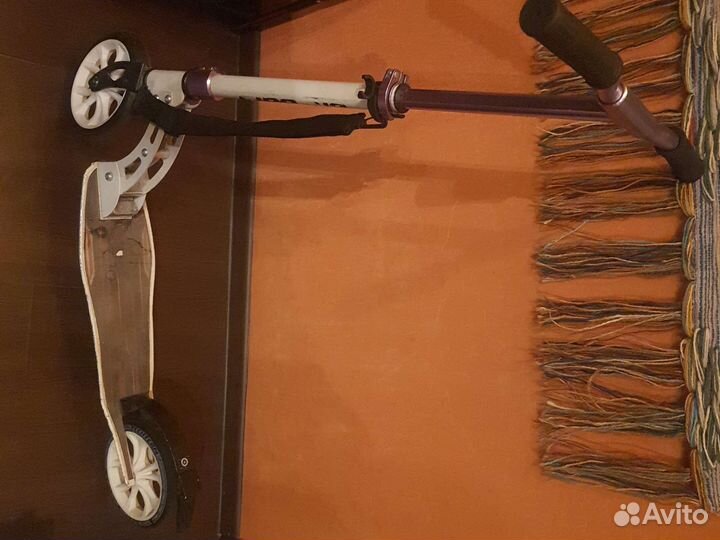 Giro 210 самокат