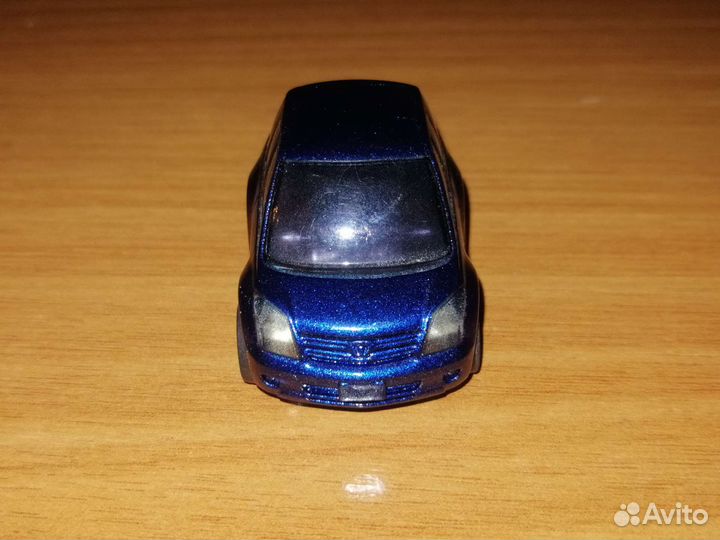 Модель машины Toyota Ist