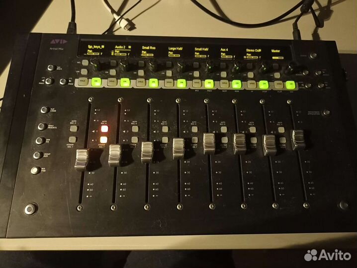 Daw контроллер avid artist mix