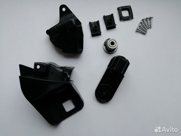 Комплект крепления правой фары gl w166