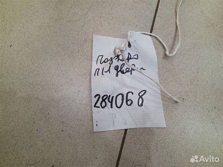 Уплотнитель двери передней левой Mitsubishi Pajer