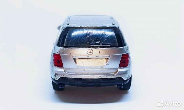 Модель автомобиля Mercedes Benz M class 2006 год