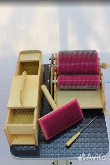 Кардер для обработки шерсти + трепалка (wikiLAB)