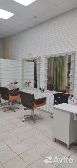 Гримерное зеркало с лампочками