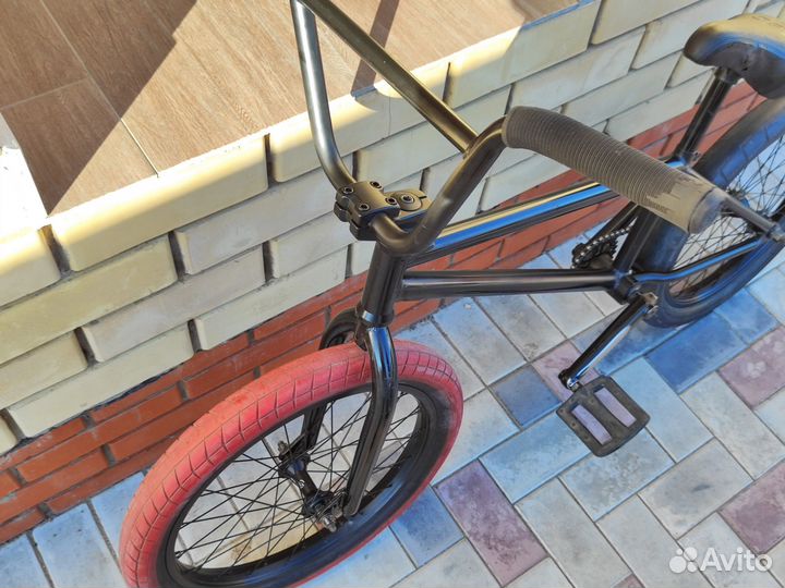 Трюковой велосипед BMX