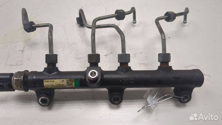 Рампа топливная киа Carnival, 2007