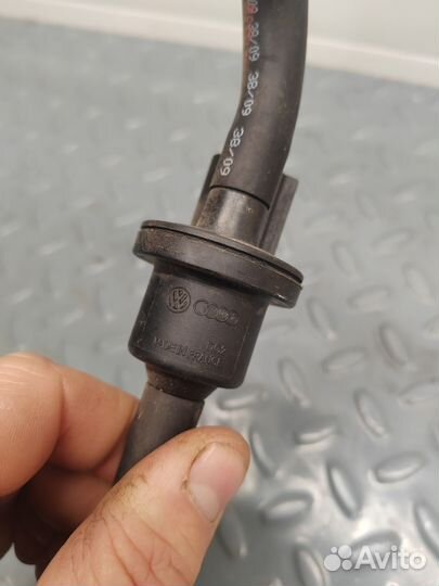 Трубки топливные с клапаном вентиляции VAG