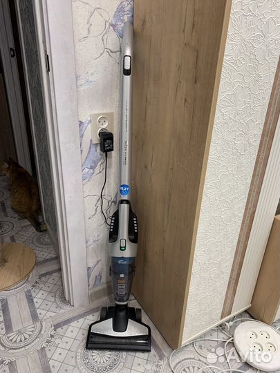 Вертикальный пылесос Philips FC 6408/01 Aqua