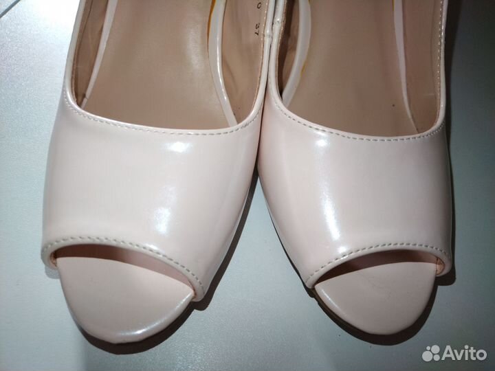 Босоножки женские 37 размер