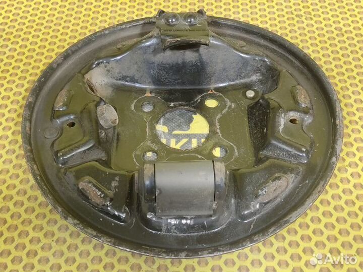 Щиток/пыльник тормозного диска/барабана Renault Duster