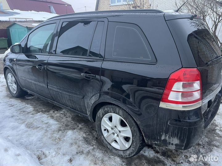 Opel Zafira 1.8 МТ, 2012, 260 000 км