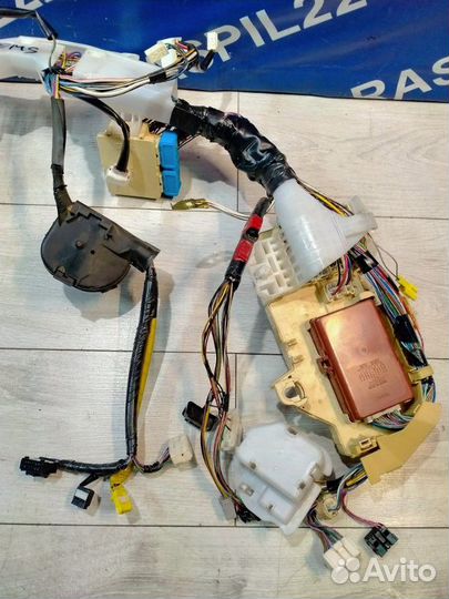 Электропроводка (коса под торпедо) Toyota Mark Ii