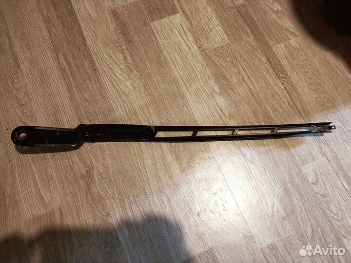 Поводок стеклоочистителя (дворник)