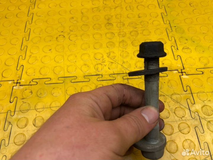 Болт развальный задний Kia K5 G4NA 2021