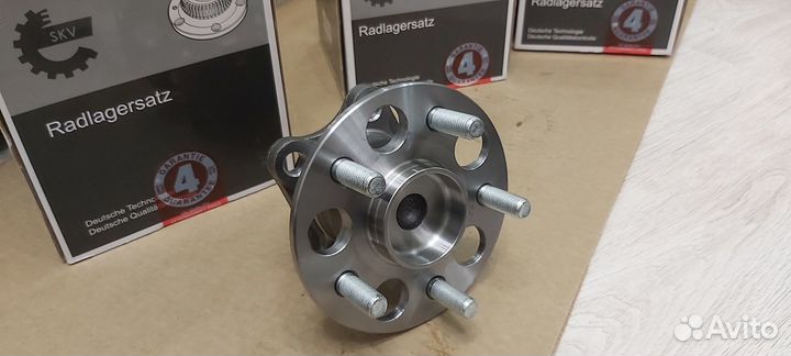 Ступичный подшипник toyota prius III XW30