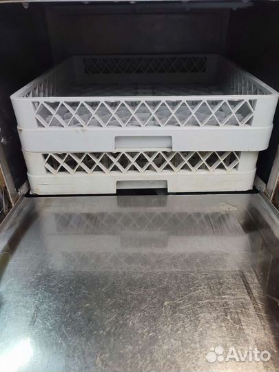 Промышленный посудомоечная машинка