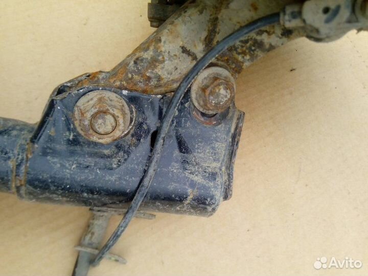 Кулак поворотный передний правый Geely Mk седан