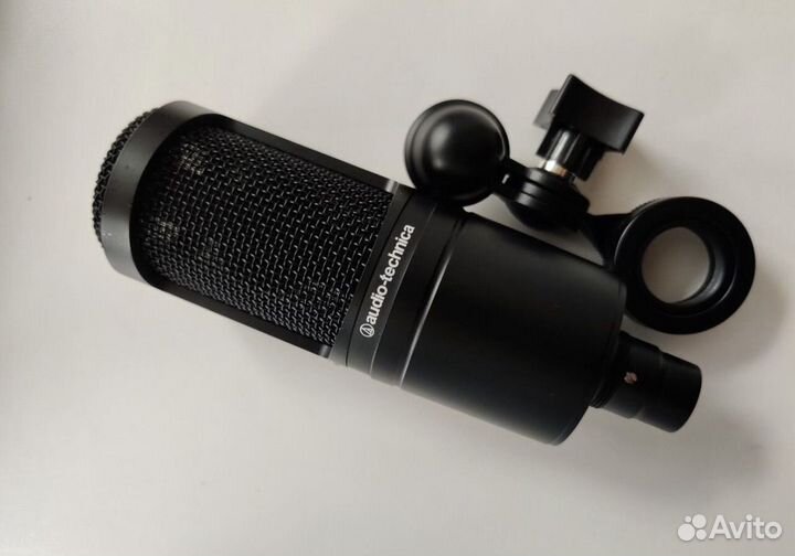 Студийный микрофон Audio-Tehnica AT2020 XLR