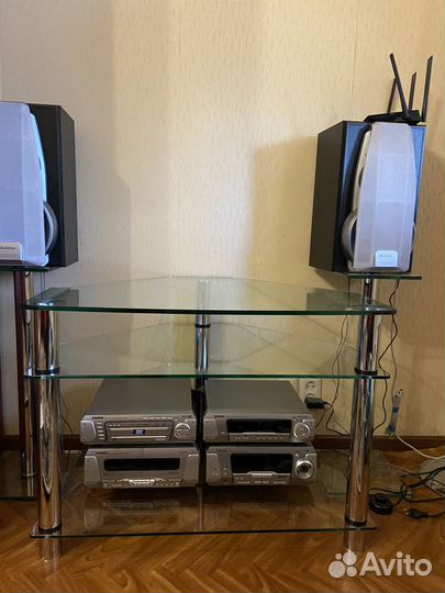 Стеклянная подставка для телевизора