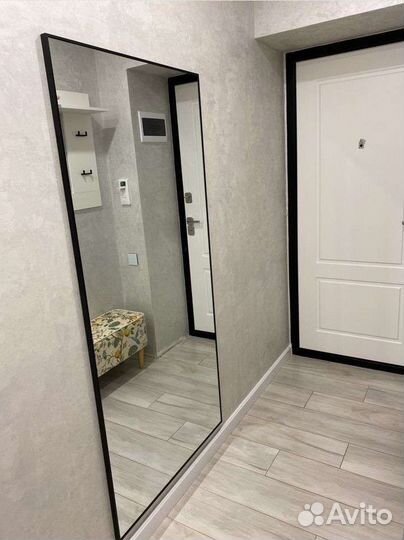 Зеркало настенное в алюминиевой раме, новое