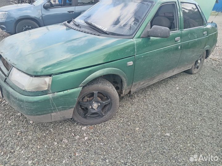 Автомобиль разбирается по запчастям