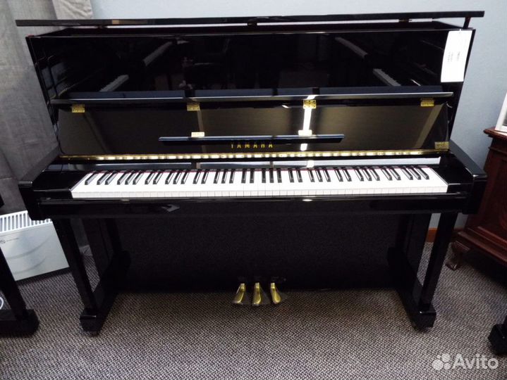 Акустическое пианино Yamaha + аксессуары
