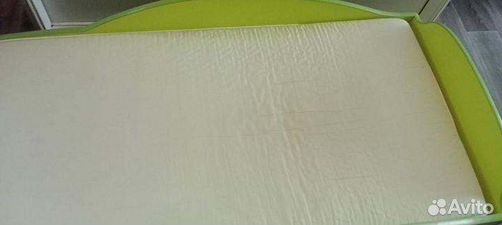 Детская кровать машина с матрасом