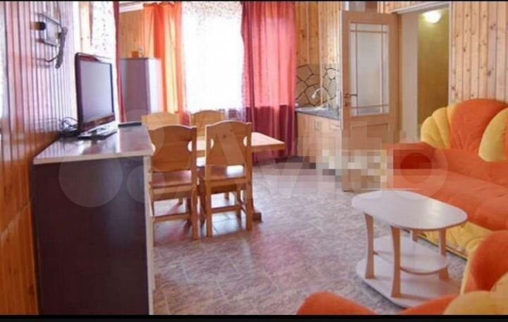 Комната 30 м² в 4-к., 2/2 эт.