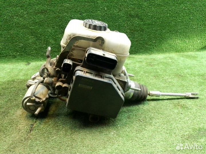 Цилиндр тормозной главный Toyota Land Cruiser Prad