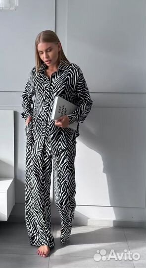 Женский костюм