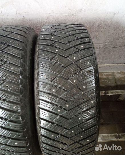 Goodyear UltraGrip Ice Arctic SUV 235/65 R17 98W