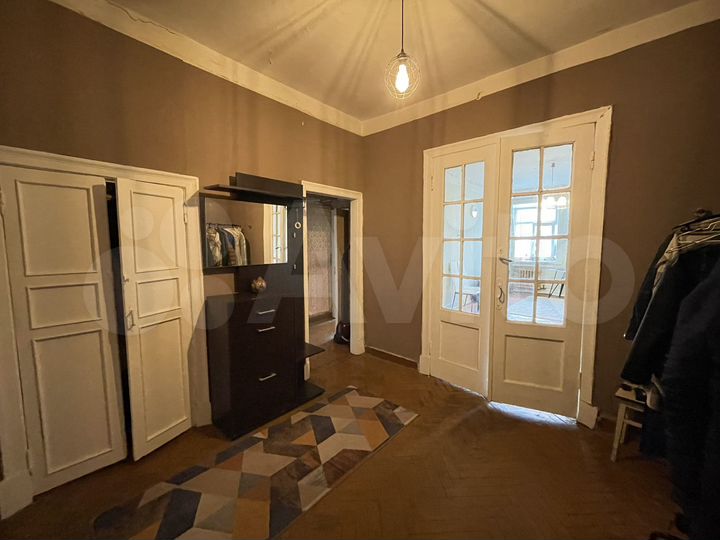 2-к. квартира, 69,2 м², 2/4 эт.