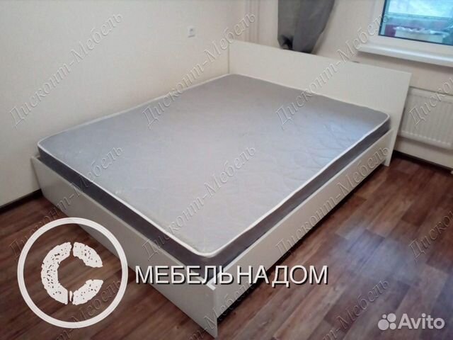 Кровать с матрасом