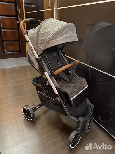 Прогулочная коляска carrello astra