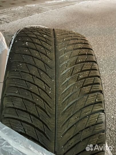 Michelin Pilot Alpin 5 SUV 255/35 R22 и 285/30 R22 99