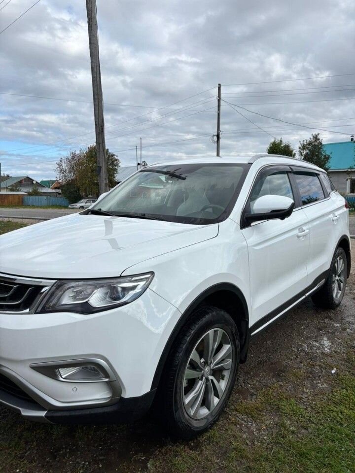 Geely Atlas: фото владельца