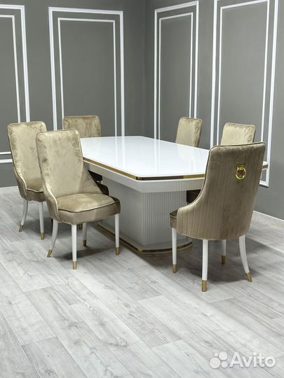 В наличии стол