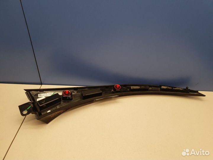 Накладка двери багажника левая Maserati Levante 20