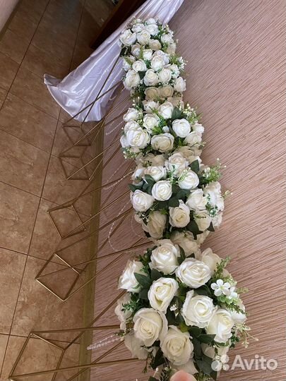 Свадебные стойки с цветами