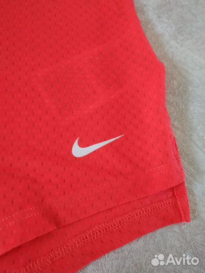 Футболка Nike новая, размер S